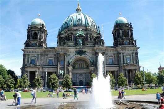 <a style='color:#2f2f2f;cursor:pointer;' href='/'><a style='color:#268bd1;cursor:pointer;' href='/'><a style='color:#268bd1;cursor:pointer;' href='/'>德國(guó)移民</a></a></a>柏林城市,上學(xué)參考大學(xué)一覽 <a style='color:#2f2f2f;cursor:pointer;' href='/'>德國(guó)移民</a>柏林城市,上學(xué)參考大學(xué)一覽