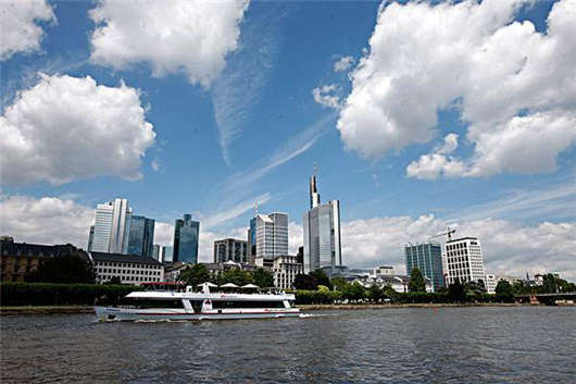 <a style='color:#268bd1;cursor:pointer;' href='/falankefu.html'>德國法蘭克福</a>騎自行車的人大聲響起安全路徑 德國法蘭克福騎自行車的人大聲響起安全路徑