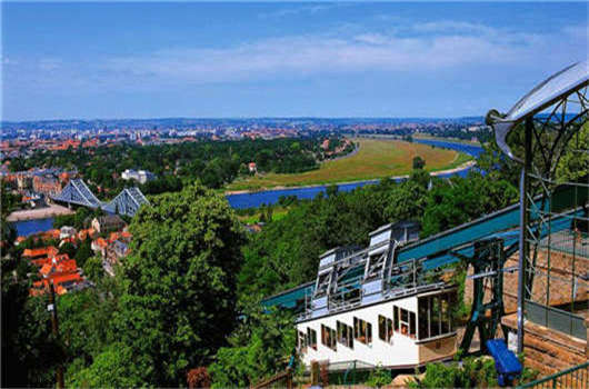 申請(qǐng)永久居留,留學(xué)也是一種方式 申請(qǐng)永久居留,留學(xué)也是一種方式