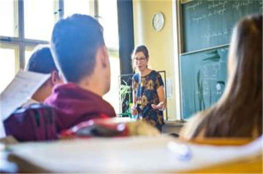 去德國留學，接受一流的教育，不虧本的買賣！